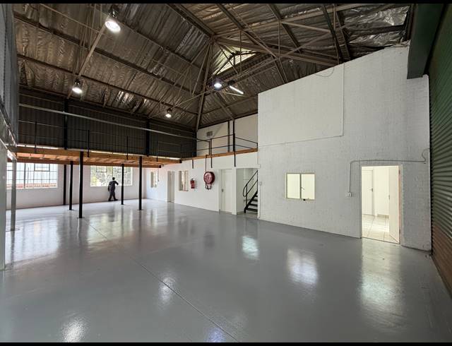 351M² WAREHOUSE TO LET IN HALFWAY HOUSE